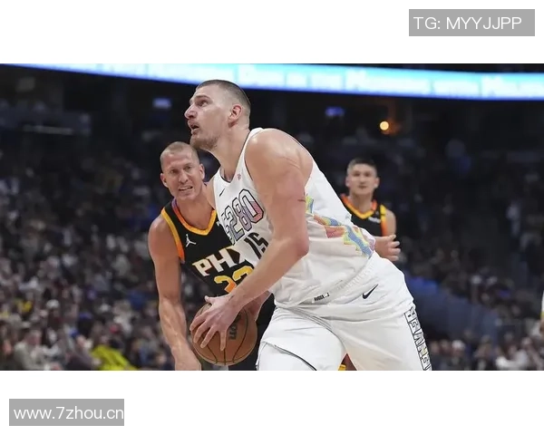 约基奇底线运球转身秀技艺精妙甩传助攻令人惊叹